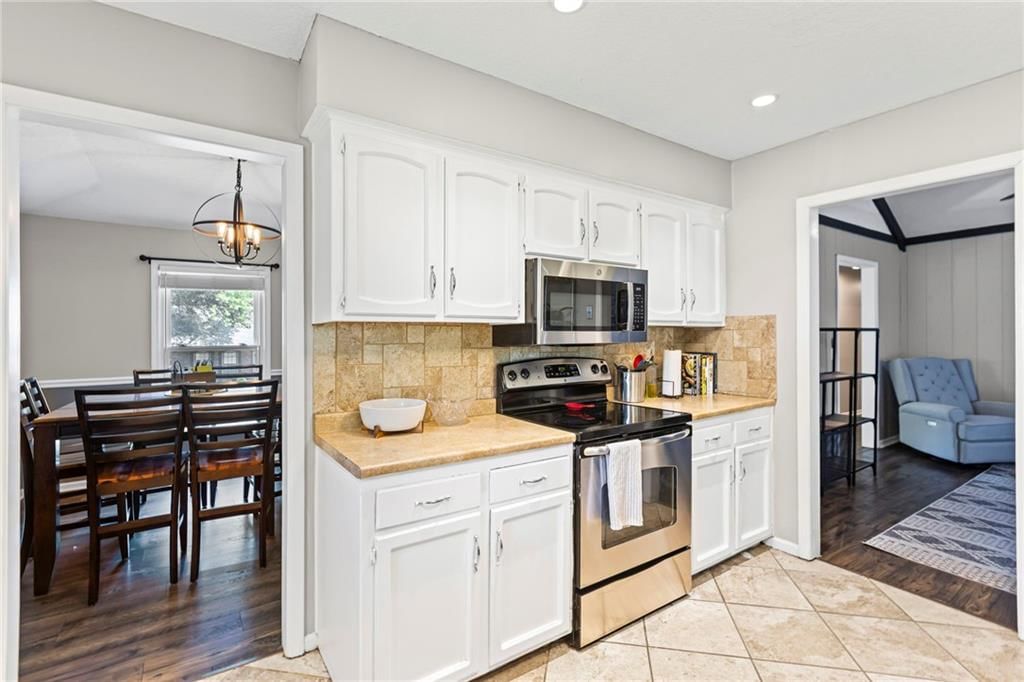 14206 S Locust Street — photo 17