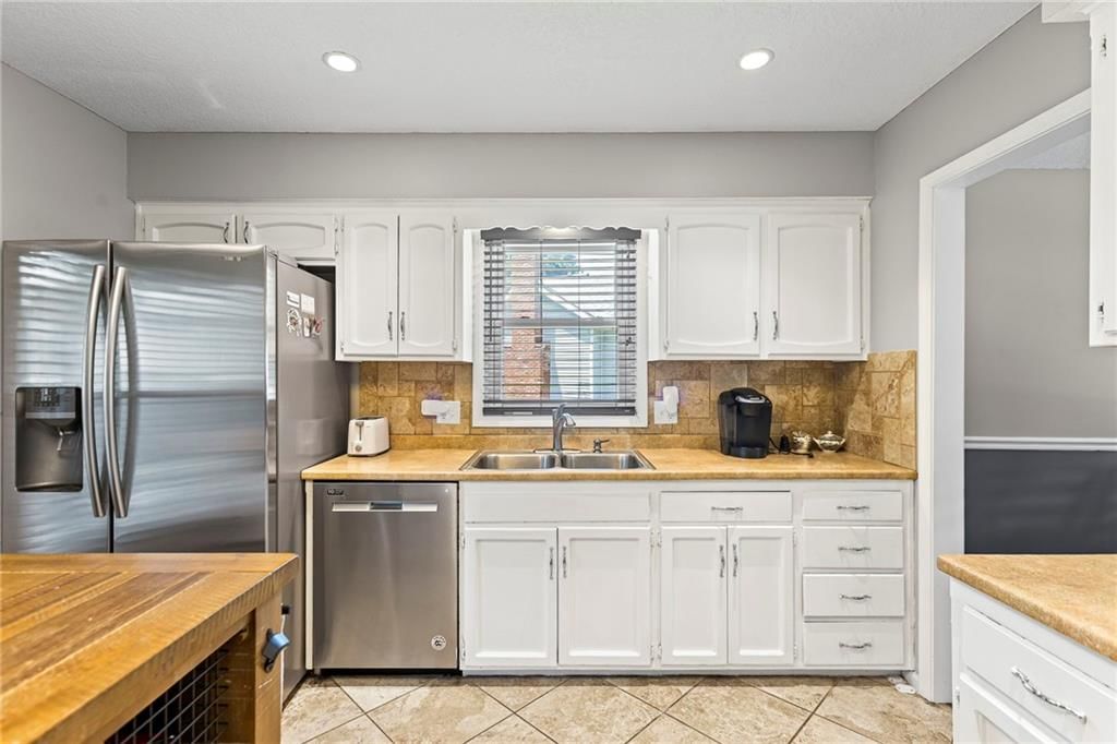 14206 S Locust Street — photo 18