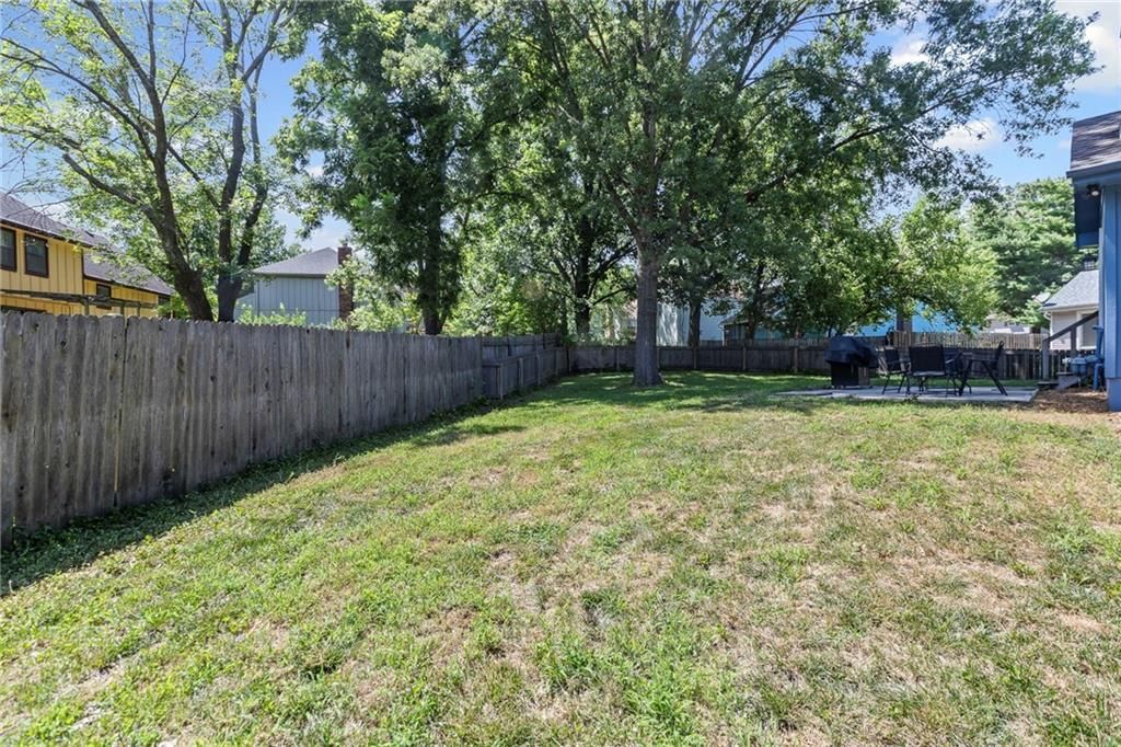 14206 S Locust Street — photo 35