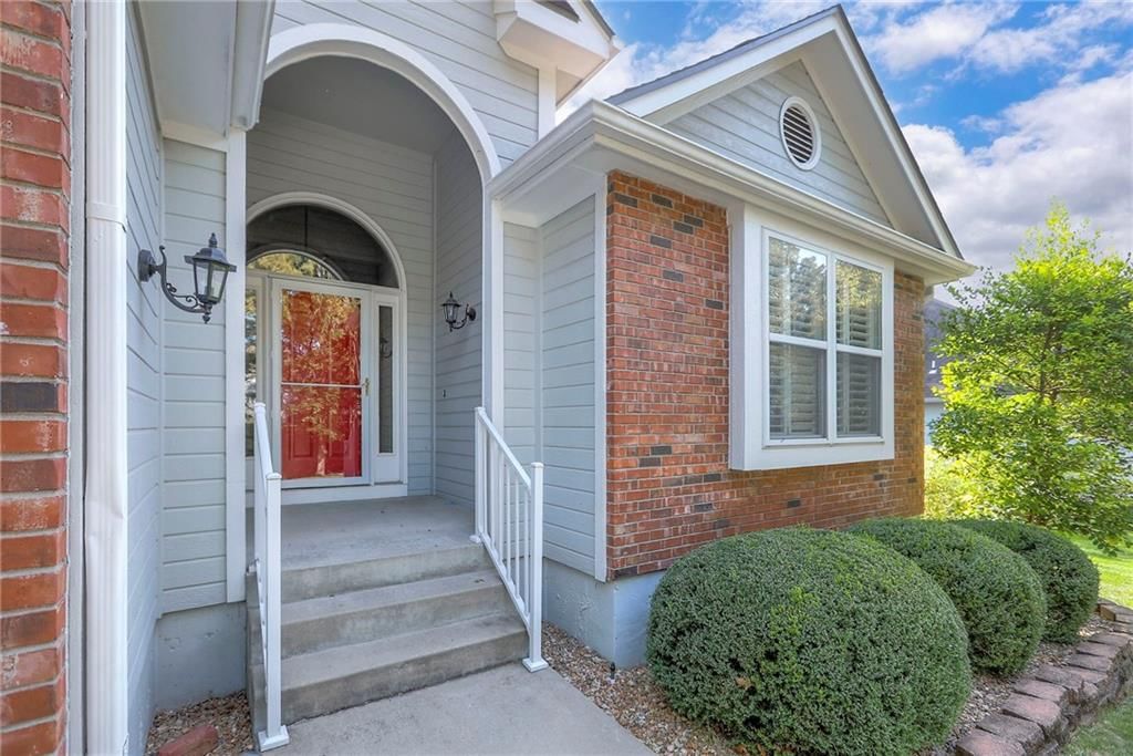 3013 S Redwood Drive — photo 2