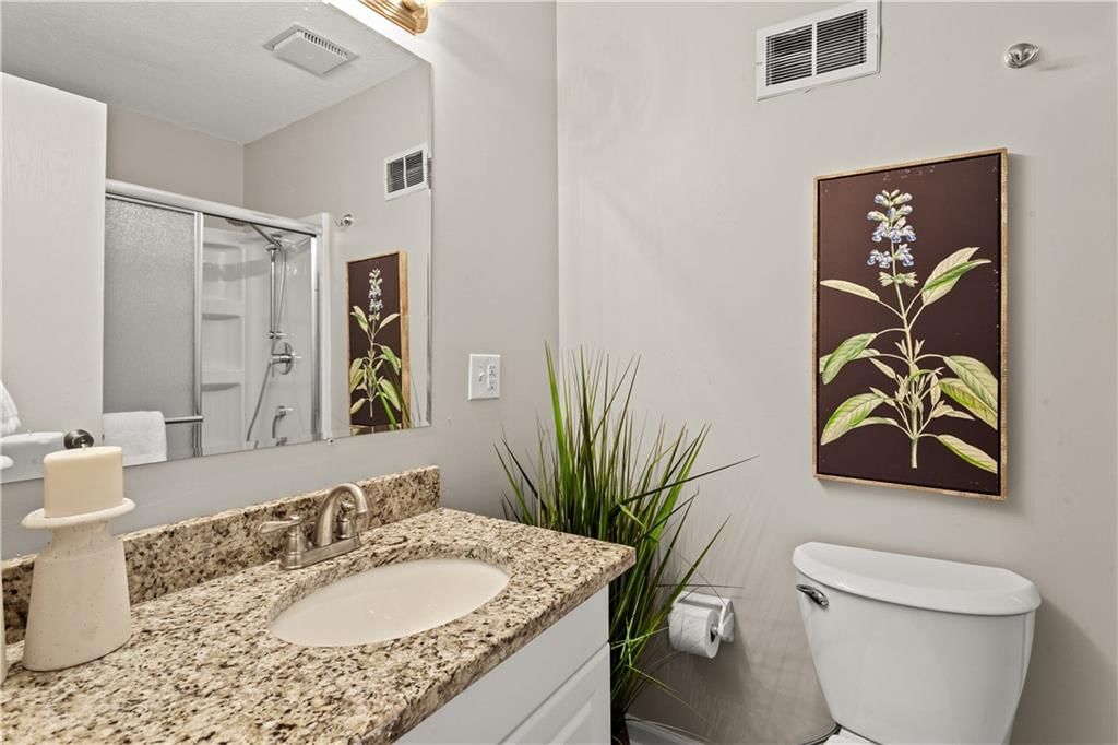 Photo 18 of 32 - 14001 Dunbar Court