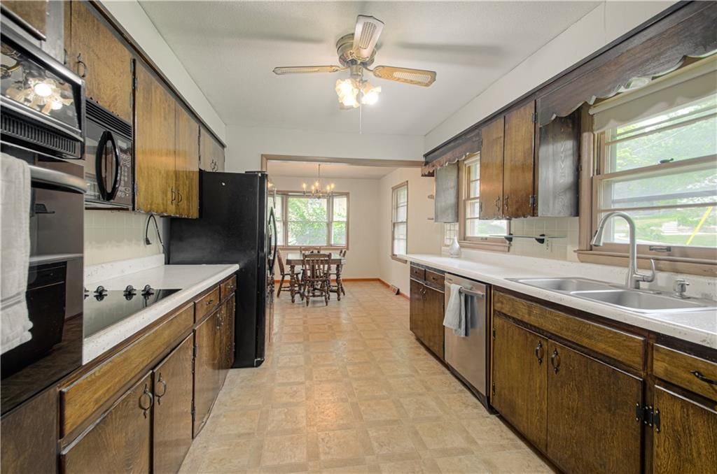 1476 Hemlock Drive — photo 7
