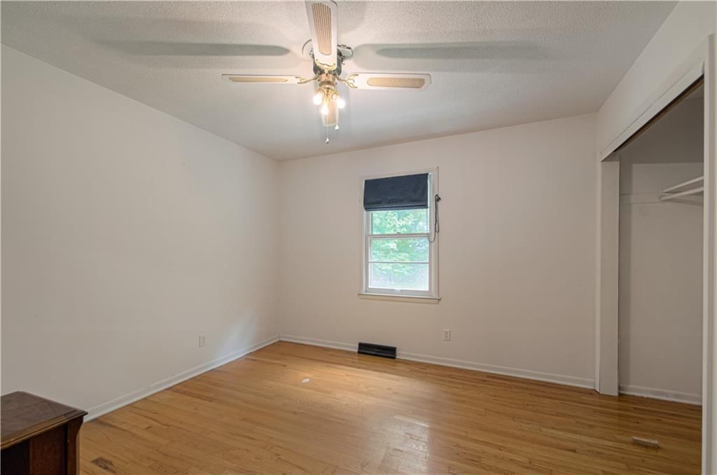 1476 Hemlock Drive — photo 10