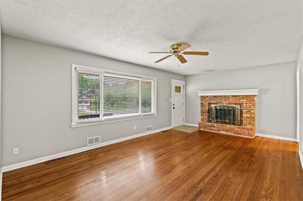 6509 N WALNUT Street — photo 4