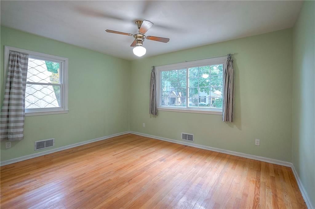 Photo 8 of 19 - 7128 Grand Avenue