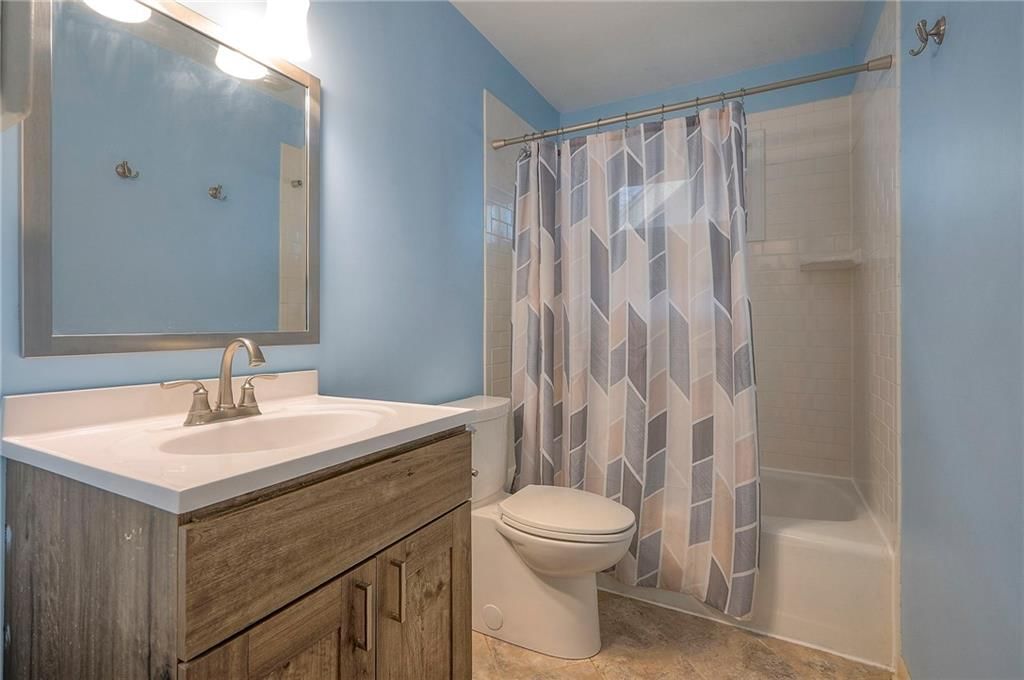 Photo 11 of 19 - 7128 Grand Avenue