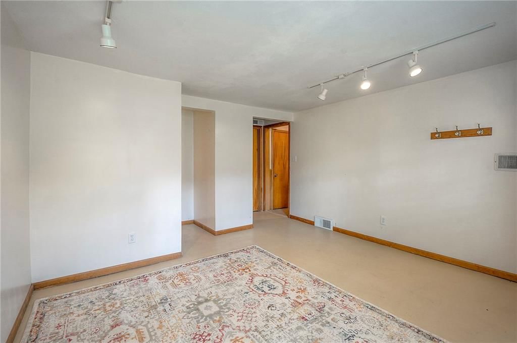 Photo 15 of 19 - 7128 Grand Avenue