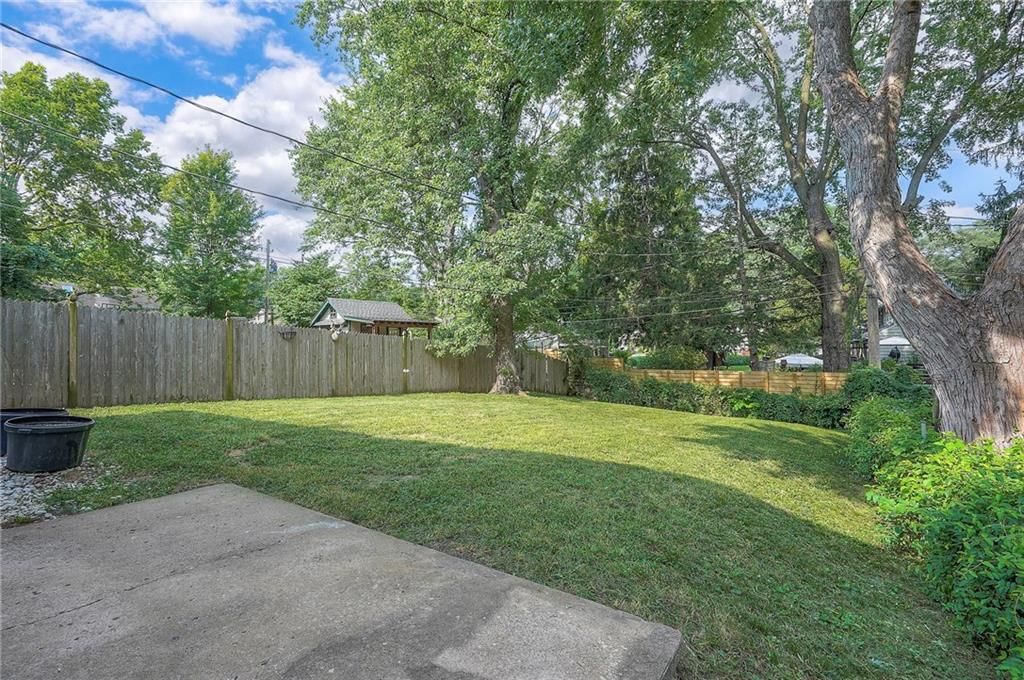 Photo 17 of 19 - 7128 Grand Avenue