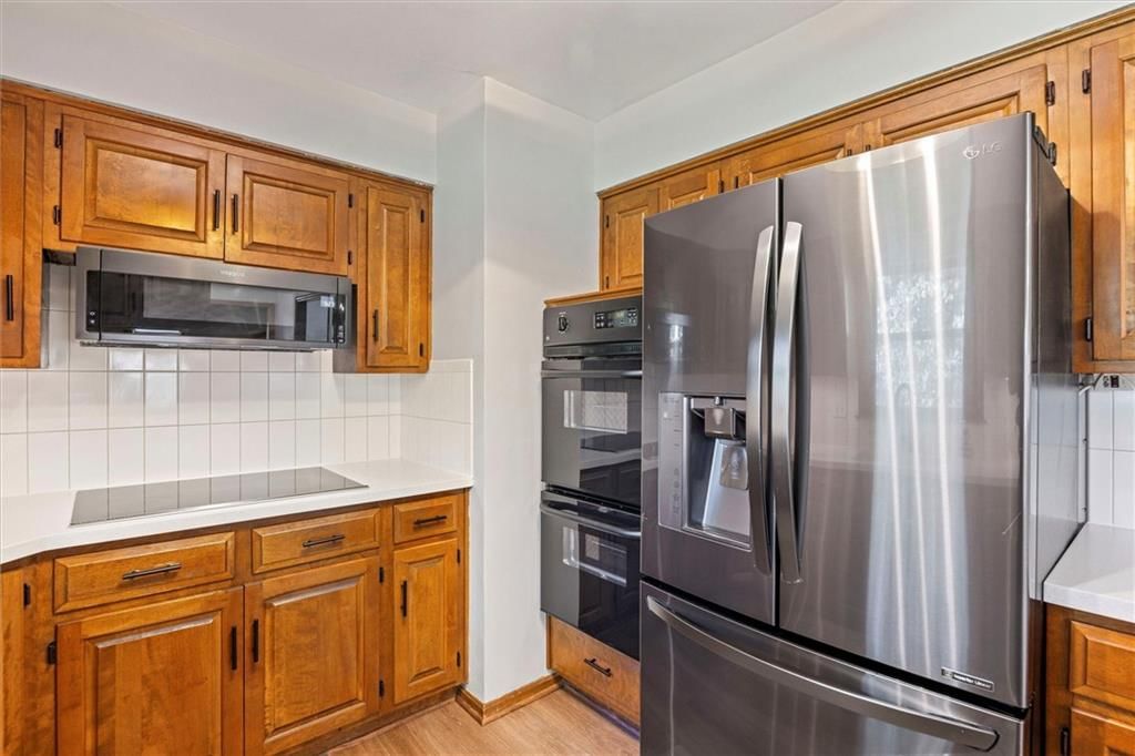 Photo 11 of 43 - 9332 HARDY Drive