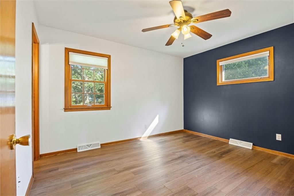 Photo 15 of 43 - 9332 HARDY Drive