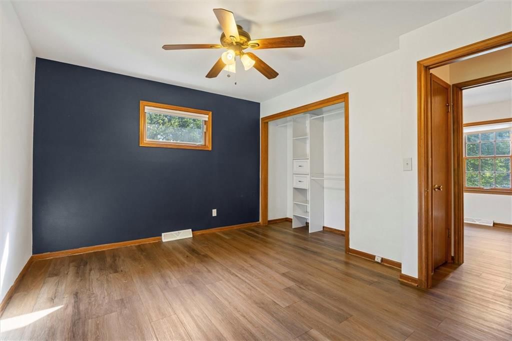 Photo 16 of 43 - 9332 HARDY Drive