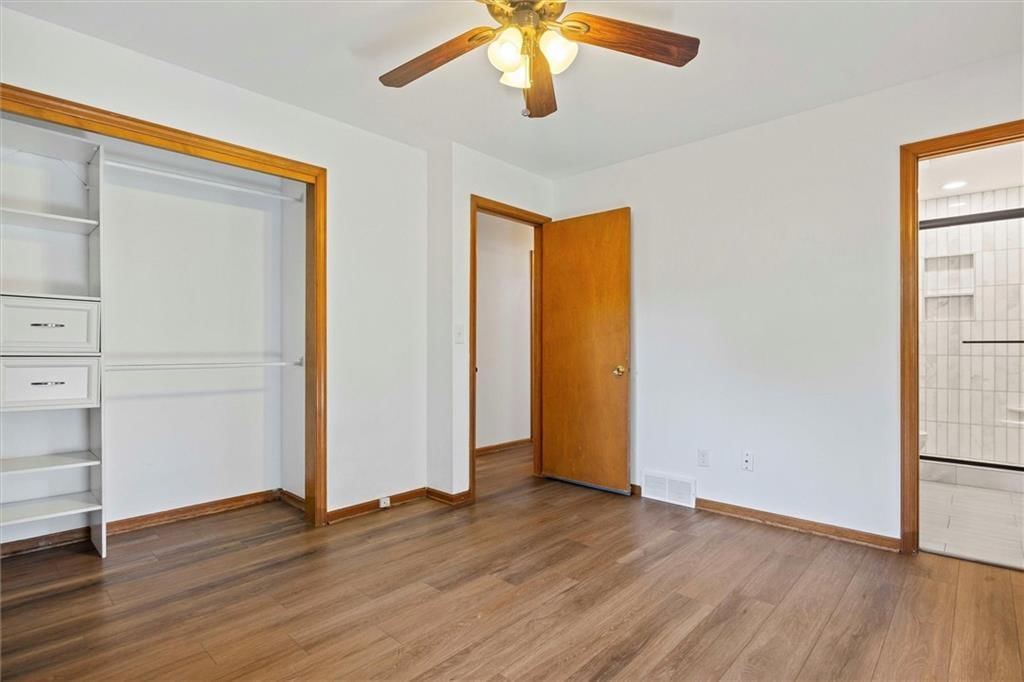 Photo 18 of 43 - 9332 HARDY Drive