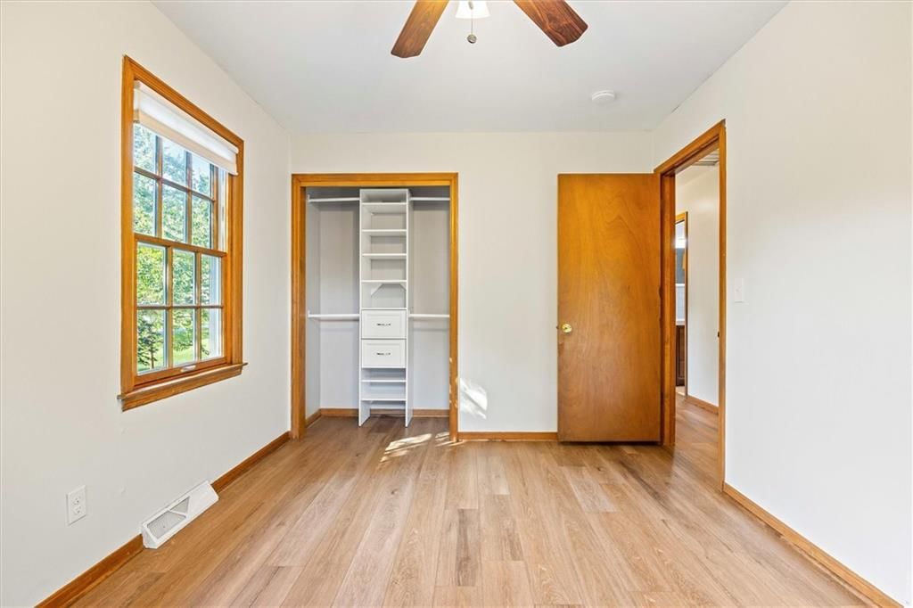 Photo 20 of 43 - 9332 HARDY Drive