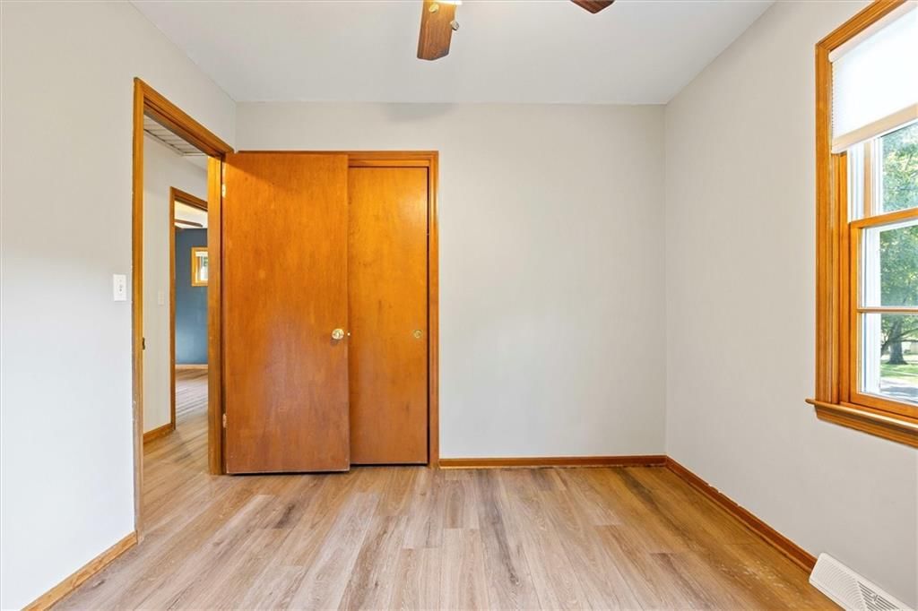 Photo 22 of 43 - 9332 HARDY Drive