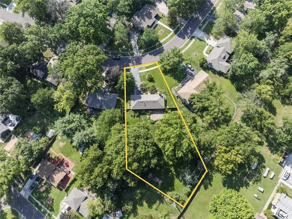 Photo 34 of 43 - 9332 HARDY Drive