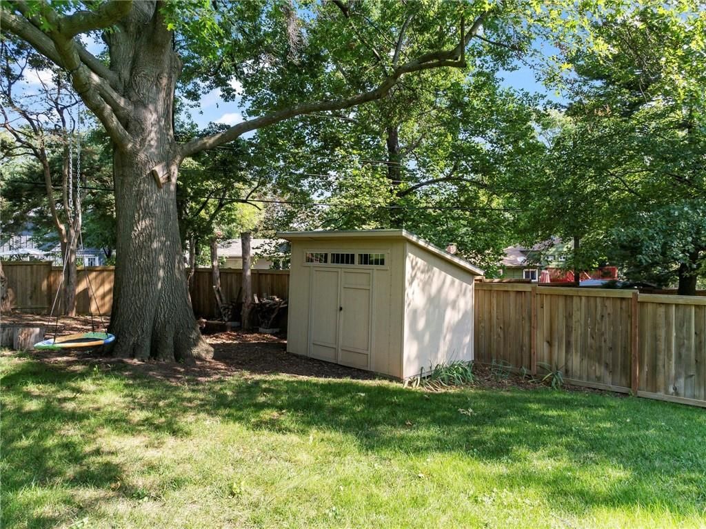 Photo 35 of 43 - 9332 HARDY Drive