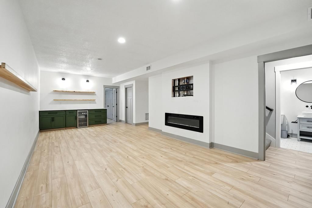 Photo 38 of 68 - 9914 N Smalley Avenue