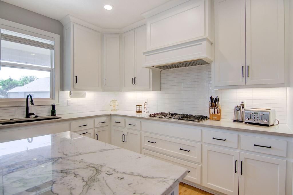 Photo 5 of 32 - 14485 S Houston Street