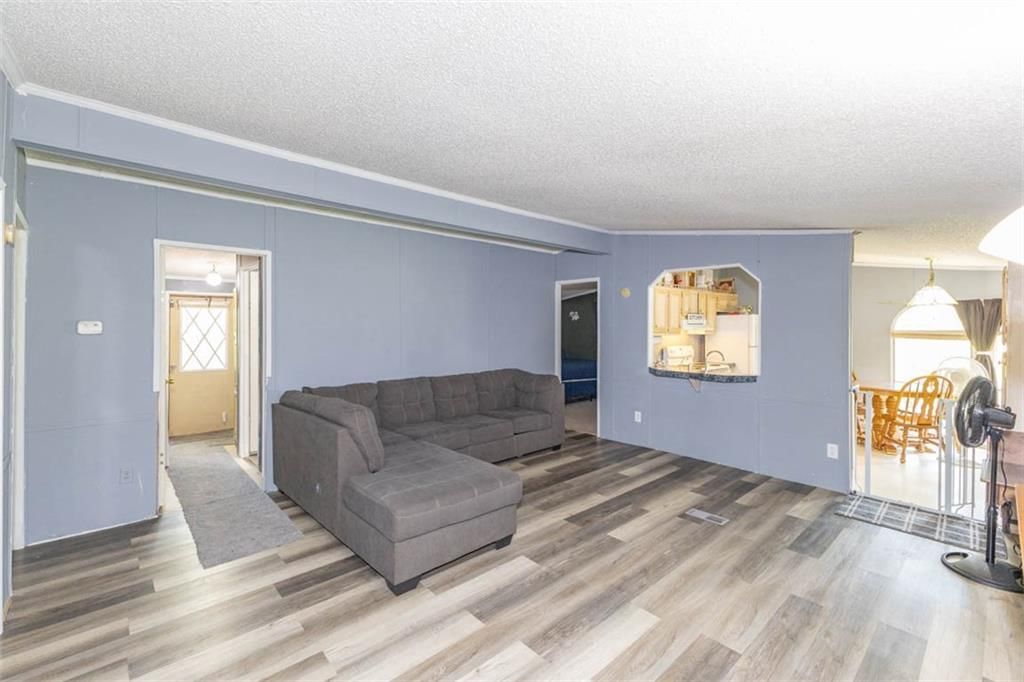 Photo 7 of 23 - 261 N Linn Valley Drive