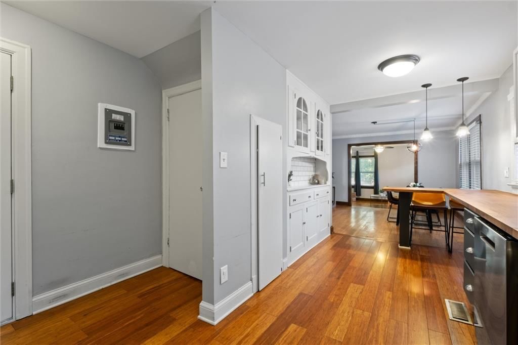Photo 17 of 43 - 6025 Rockhill Road