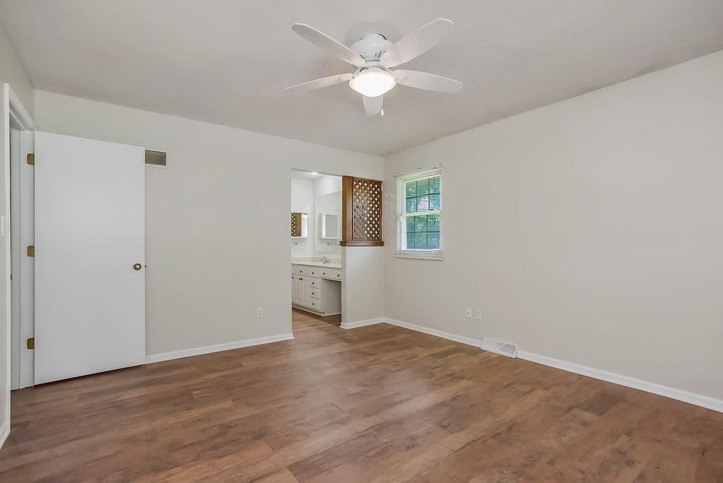 Photo 12 of 38 - 1604 SW 18th Street Court