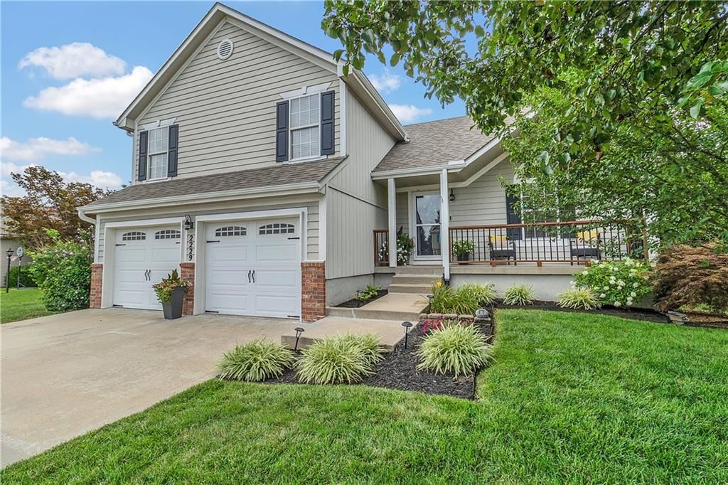 Photo 3 of 42 - 2229 NE MAYBROOK Drive