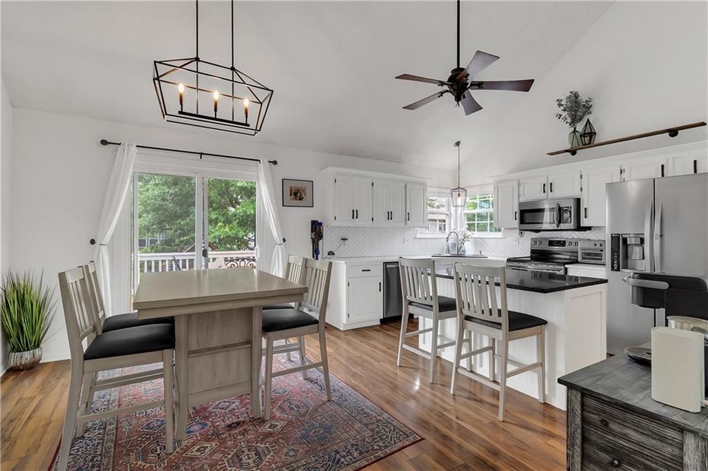 Photo 7 of 42 - 2229 NE MAYBROOK Drive
