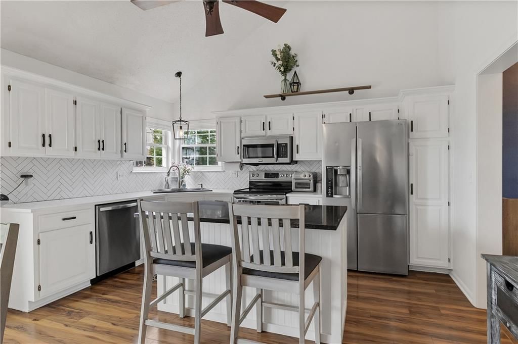 Photo 8 of 42 - 2229 NE MAYBROOK Drive