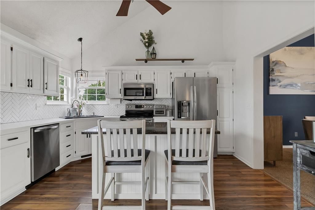 Photo 9 of 42 - 2229 NE MAYBROOK Drive