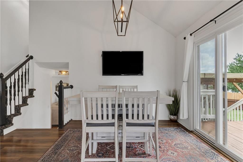 Photo 14 of 42 - 2229 NE MAYBROOK Drive