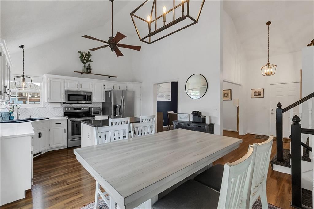 Photo 15 of 42 - 2229 NE MAYBROOK Drive
