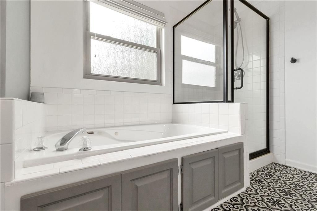 Photo 30 of 42 - 2229 NE MAYBROOK Drive