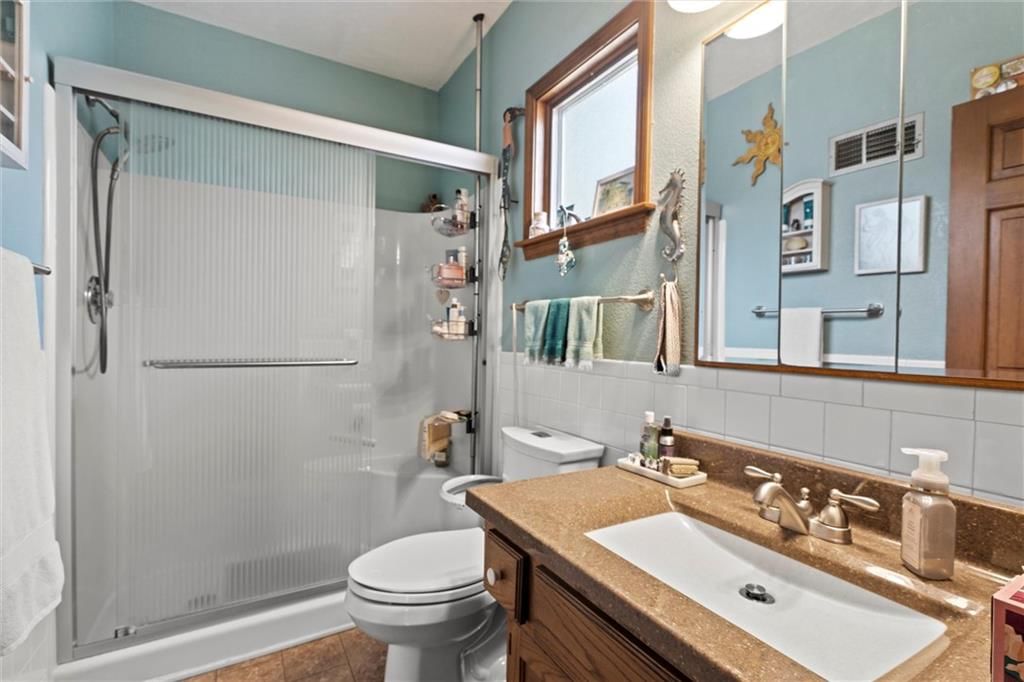 Photo 9 of 27 - 27 W 69th Terrace