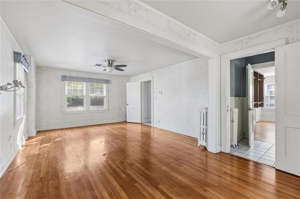 Photo 17 of 27 - 27 W 69th Terrace