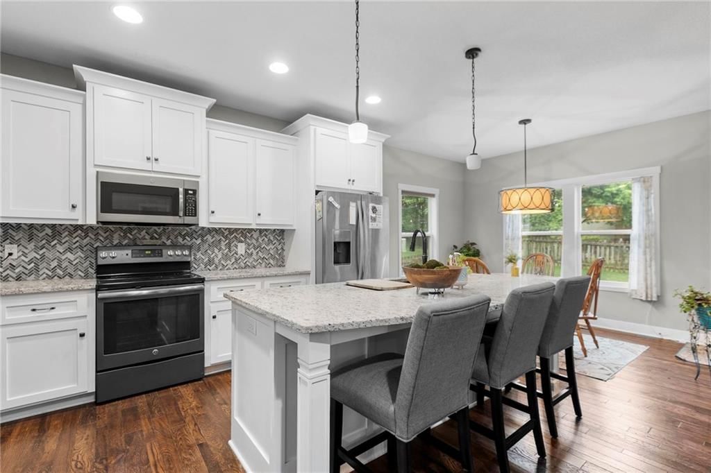 Photo 9 of 46 - 25215 W 141st Terrace