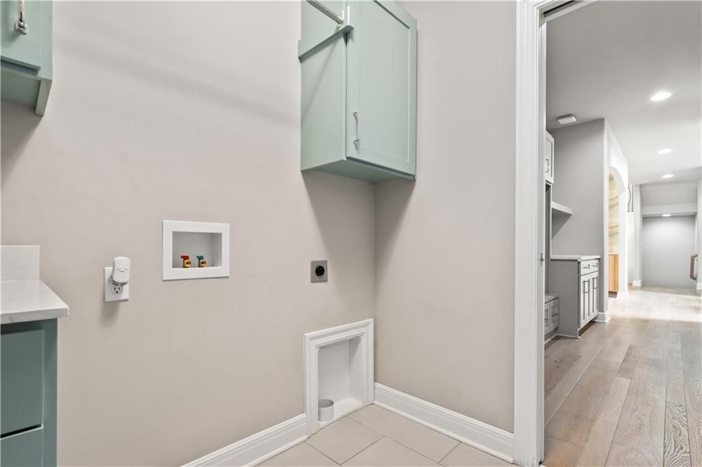 11909 W 168th Street — photo 33