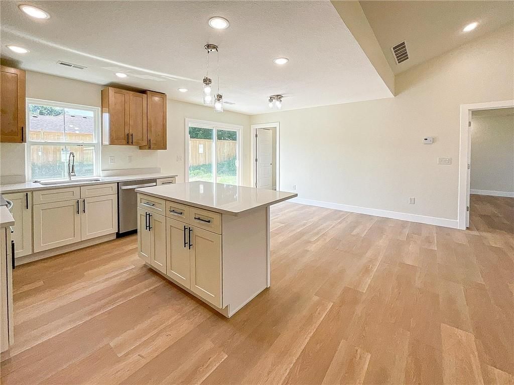 706 Ivy Lane — photo 8