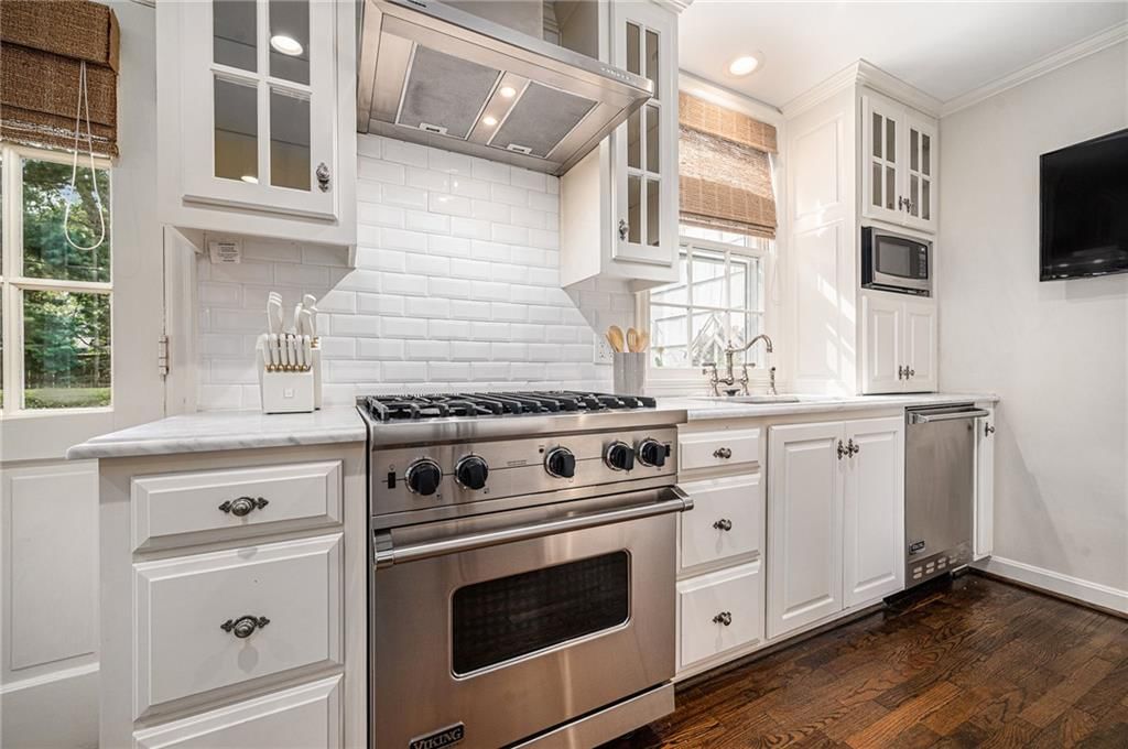 Photo 11 of 33 - 5400 Belinder Road