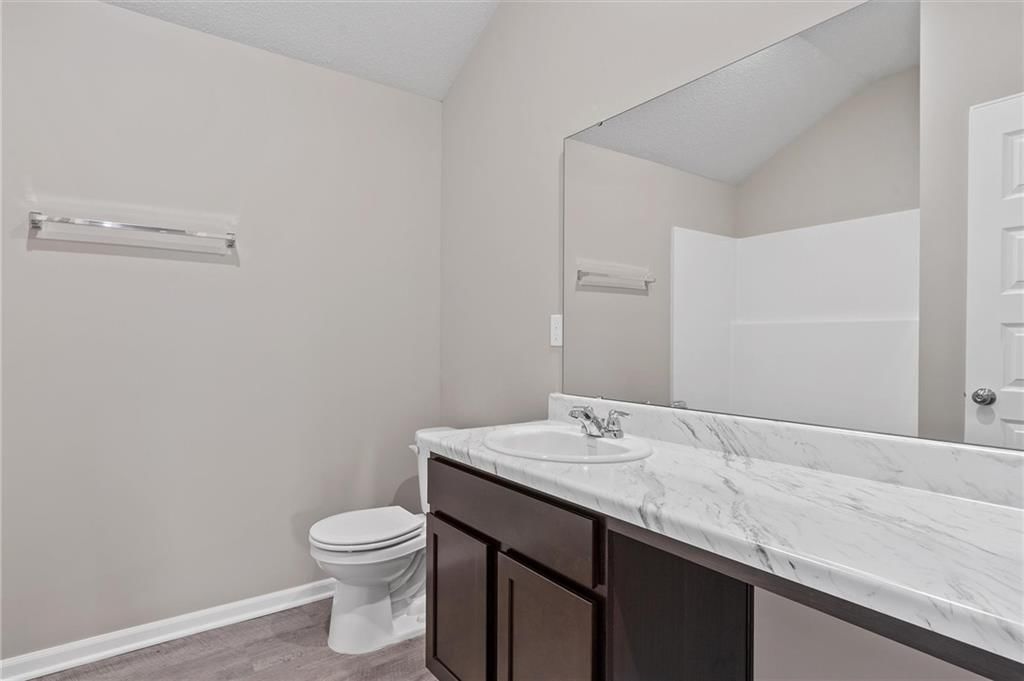 Photo 18 of 24 - 583 W Lanesfield Street