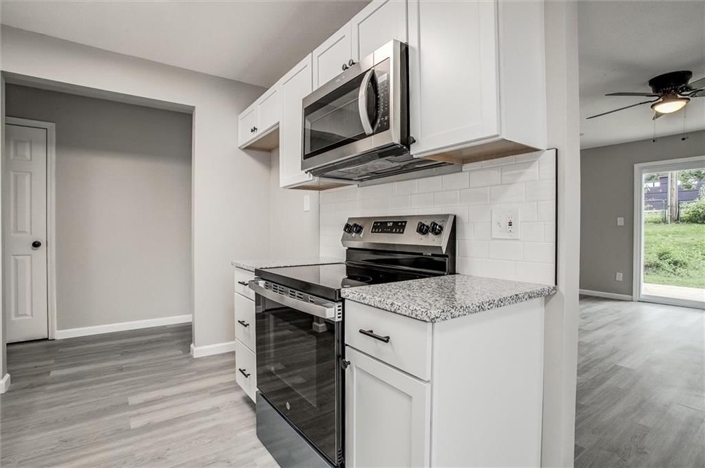 Photo 6 of 27 - 2300 NW Chatham Place