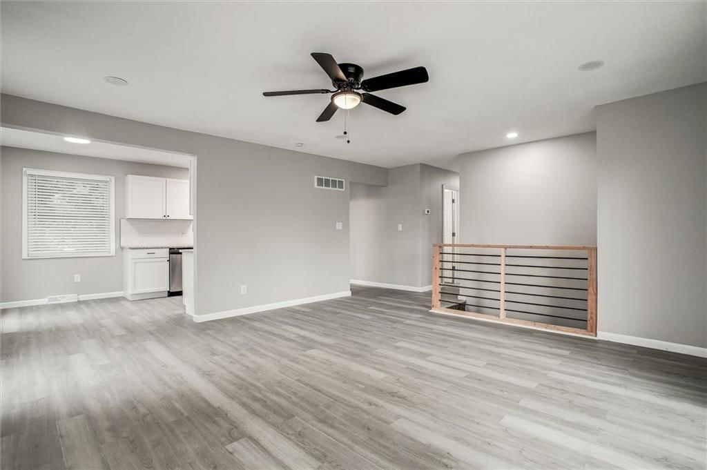 Photo 9 of 27 - 2300 NW Chatham Place