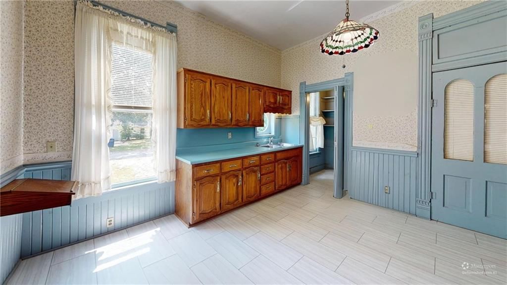 Photo 9 of 20 - 805 W Sycamore Street