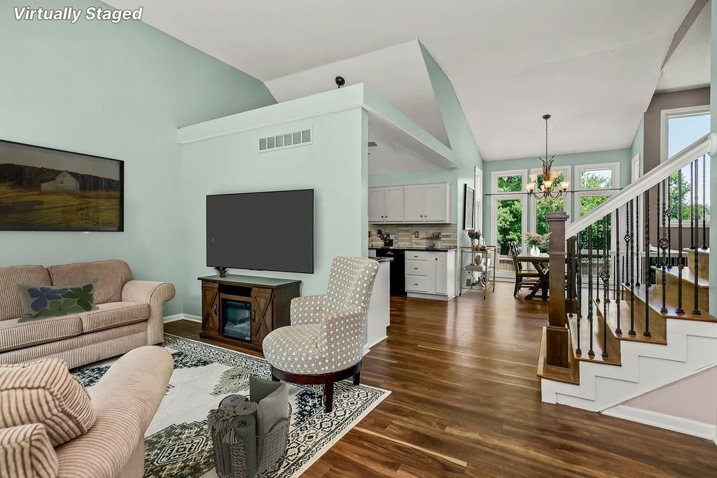 Photo 8 of 38 - 6301 Anderson Street