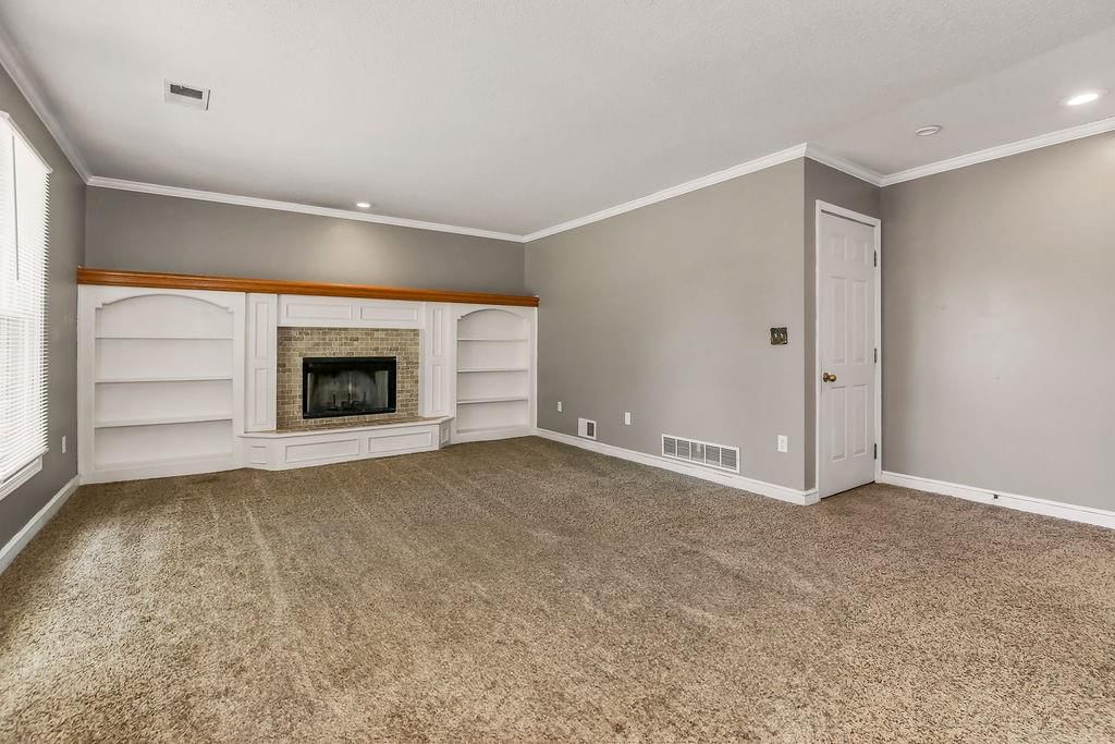Photo 31 of 38 - 6301 Anderson Street