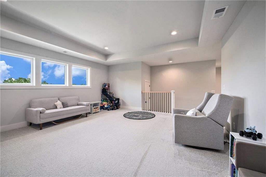 Photo 29 of 57 - 17045 Bluejacket Street