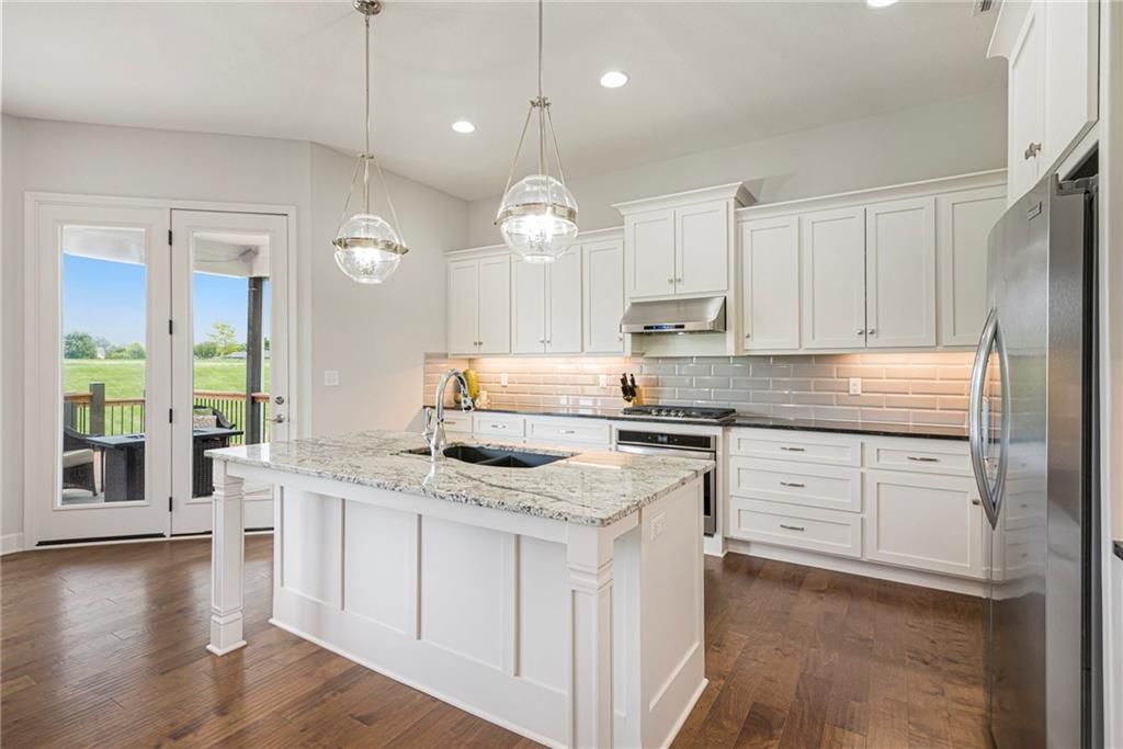 Photo 6 of 29 - 4417 N 142nd Street