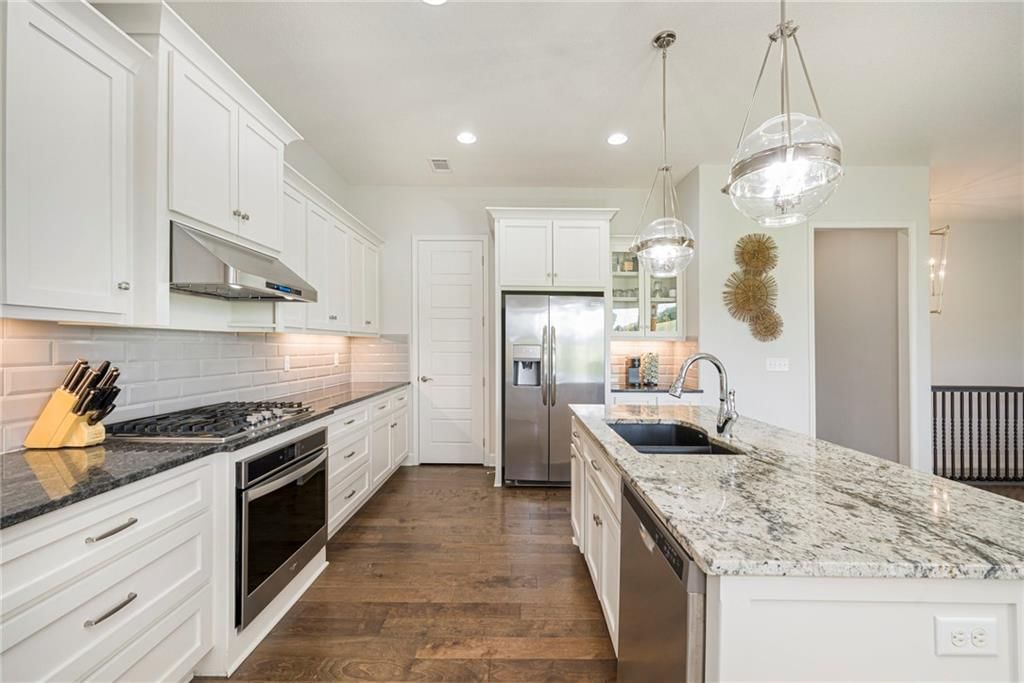 Photo 7 of 29 - 4417 N 142nd Street