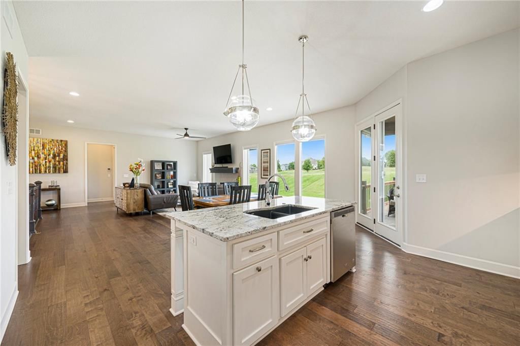 Photo 8 of 29 - 4417 N 142nd Street