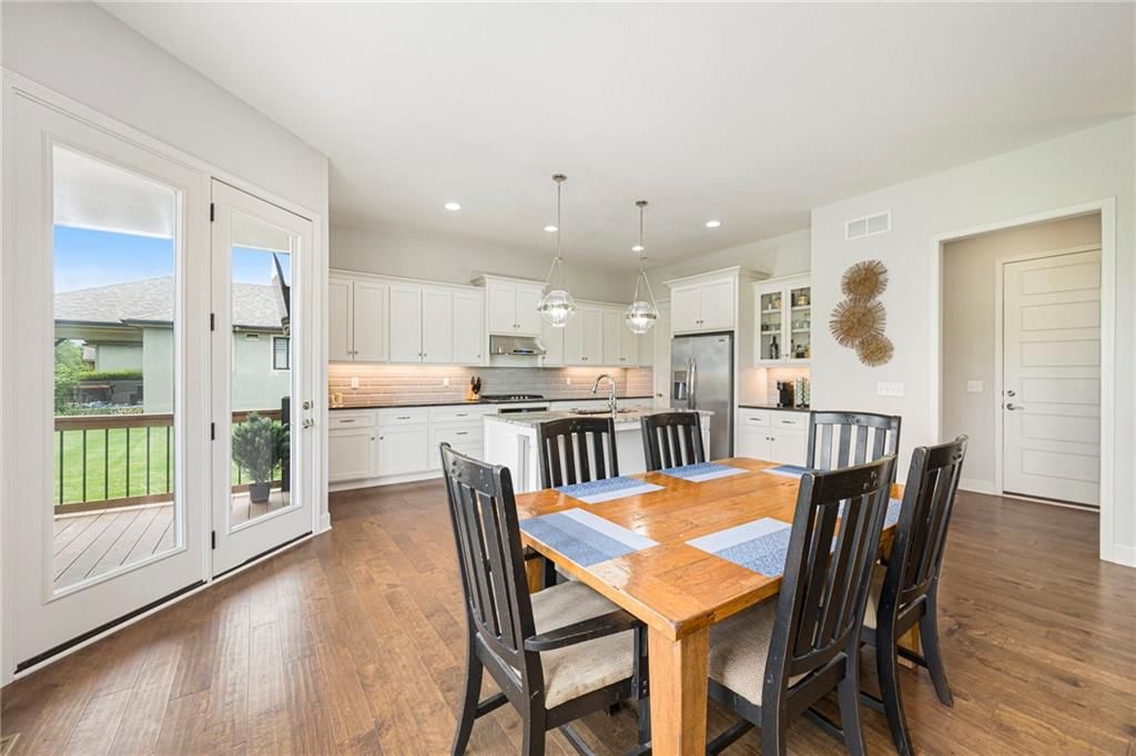 Photo 9 of 29 - 4417 N 142nd Street