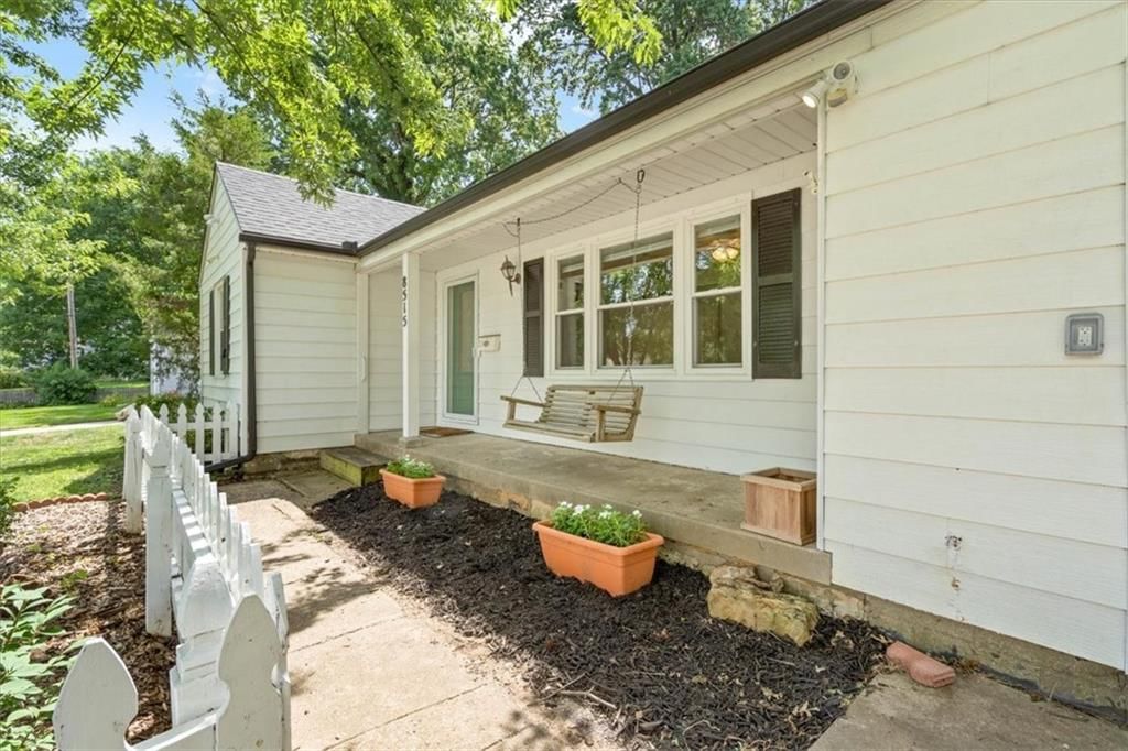 8515 W 57th Street — photo 3